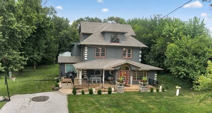 Rare find! Spacious home near wedding venues & CB/OMA. Perfect for entertaining!