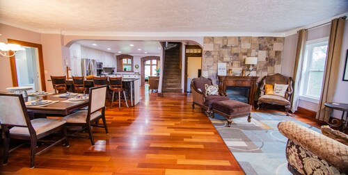 Rare find! Spacious home near wedding venues & CB/OMA. Perfect for entertaining!