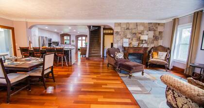 Rare find! Spacious home near wedding venues & CB/OMA. Perfect for entertaining!