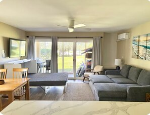 Una Smart TV, libros