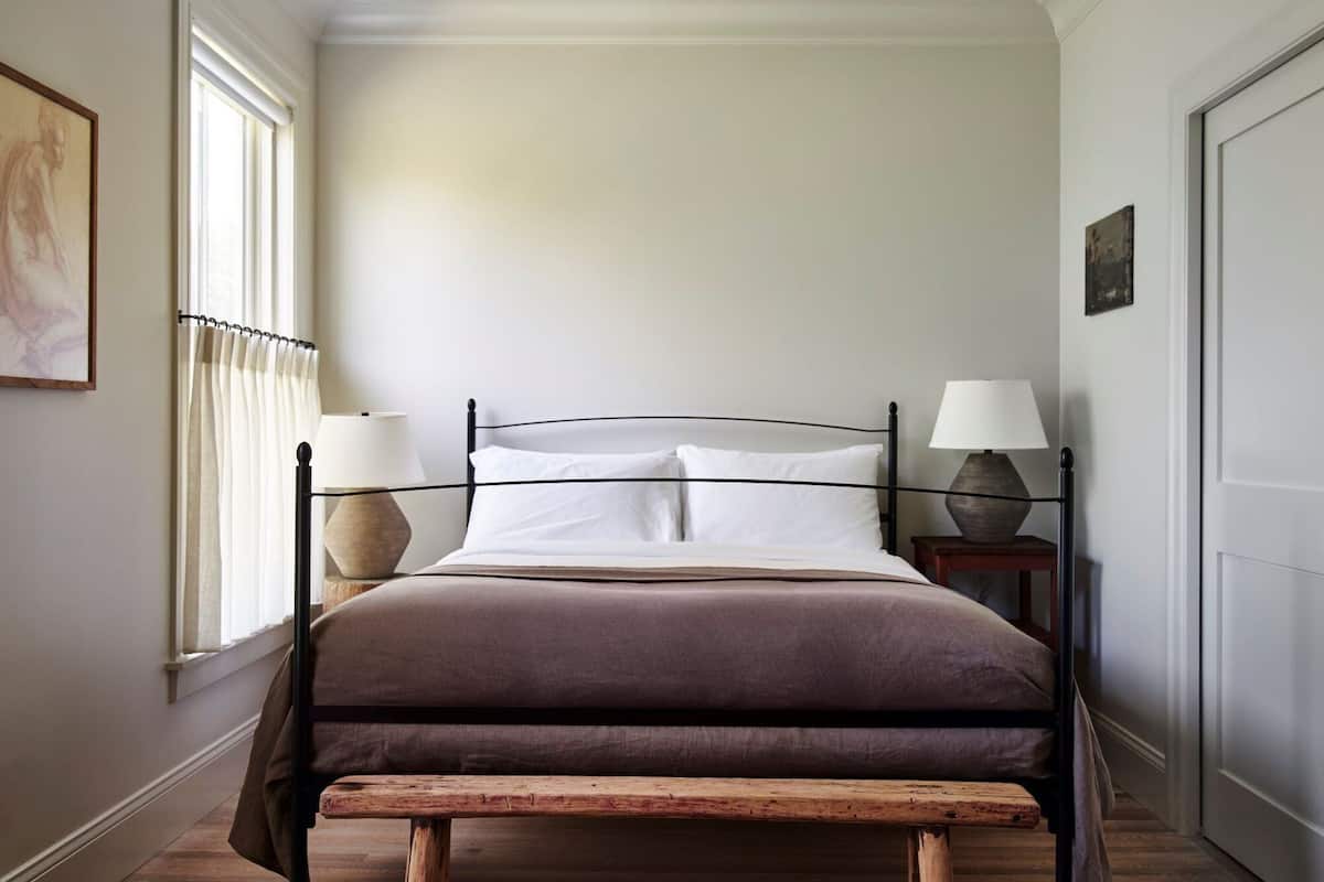 Standaard kamer | Italiaanse Frette-lakens, luxe beddengoed, donzen dekbedden, een minibar