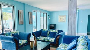 Unclassified image, 5 of 29, button - Spacious 4 King Bed En-Suite Apartment on Golf Course with large Pool (Basseterre)