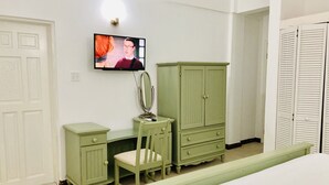Unclassified image, 3 of 29, button - Spacious 4 King Bed En-Suite Apartment on Golf Course with large Pool (Basseterre)