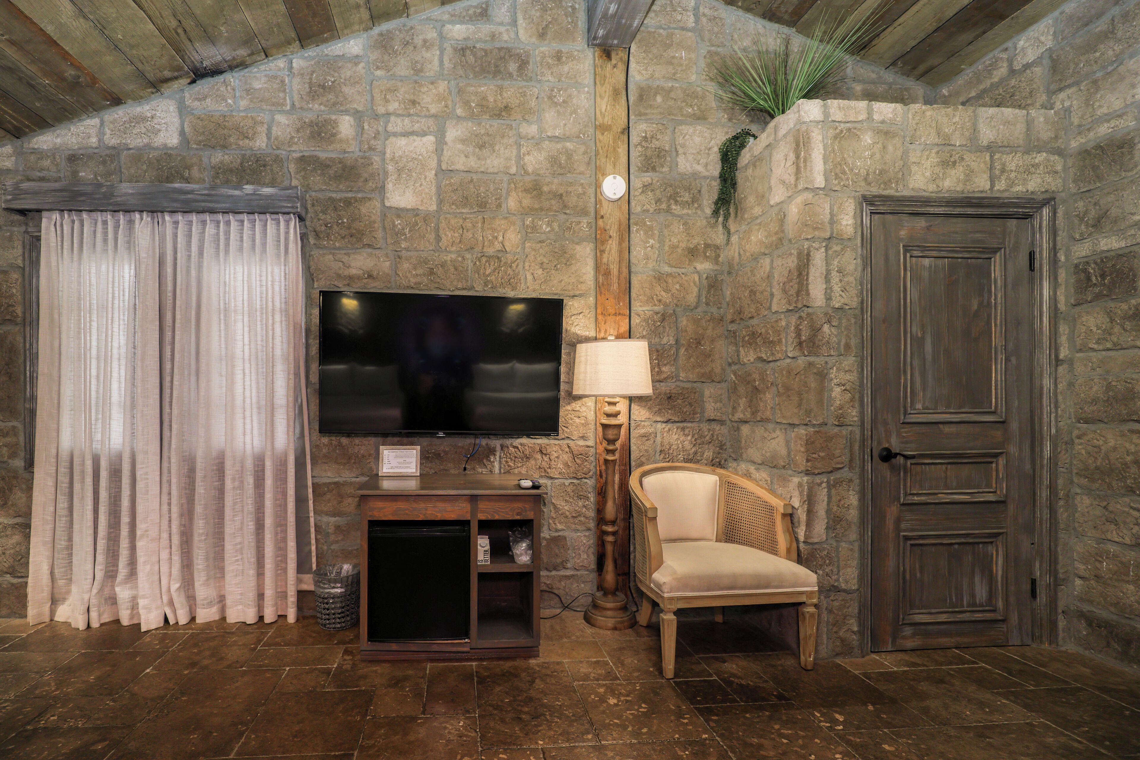 Quarto casal, 2 camas Queen, para não fumantes (Room #6) | Roupas de cama premium, cortinas blackout, ferros/tábuas de passar roupa