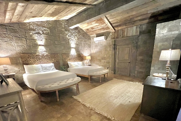 Double Room, 2 Queen Beds, Non Smoking (Room #5)