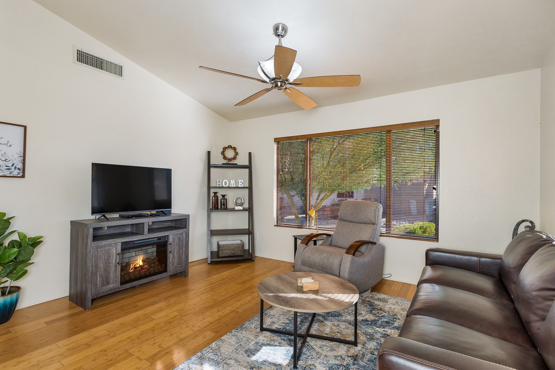 Kona Cabana- Bright 2 BR/Townhome/Com Pool