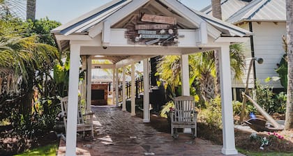 Historical Darien Cottage