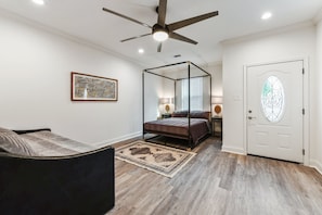 5 chambres, fer et planche à repasser, Wi-Fi gratuit, draps fournis