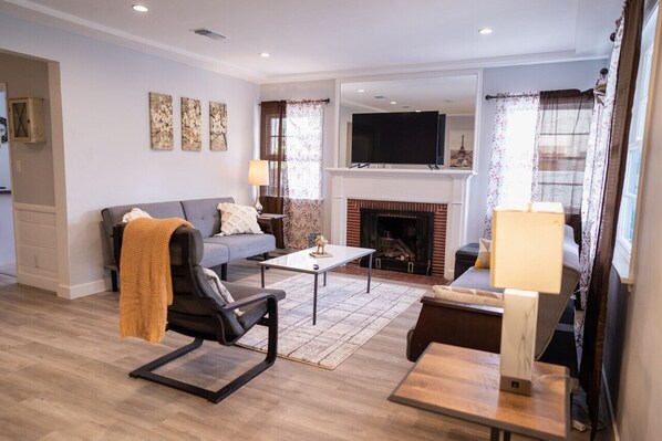 スマートテレビ、テーブルサッカー台