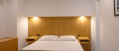 2 多间卧室、办公桌、熨斗/熨衣板、旅行婴儿床