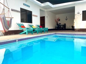 Piscine intérieure, piscine extérieure