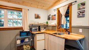 Cabin (1 Bedroom) | Private kitchenette - 72MF - Rustic - Pets Ok - Sleeps 2 (Deming)