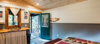 72MF - Rustic - Pets Ok - Sleeps 2