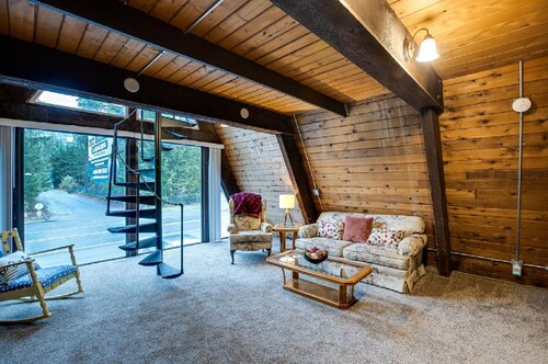 05MBH - Economical - WiFi - Pets Ok - F/P - D/W - Sleeps 2