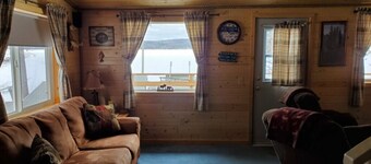 On North Twin Lake- Northern Exposure Rentals "Eagle's Nest"