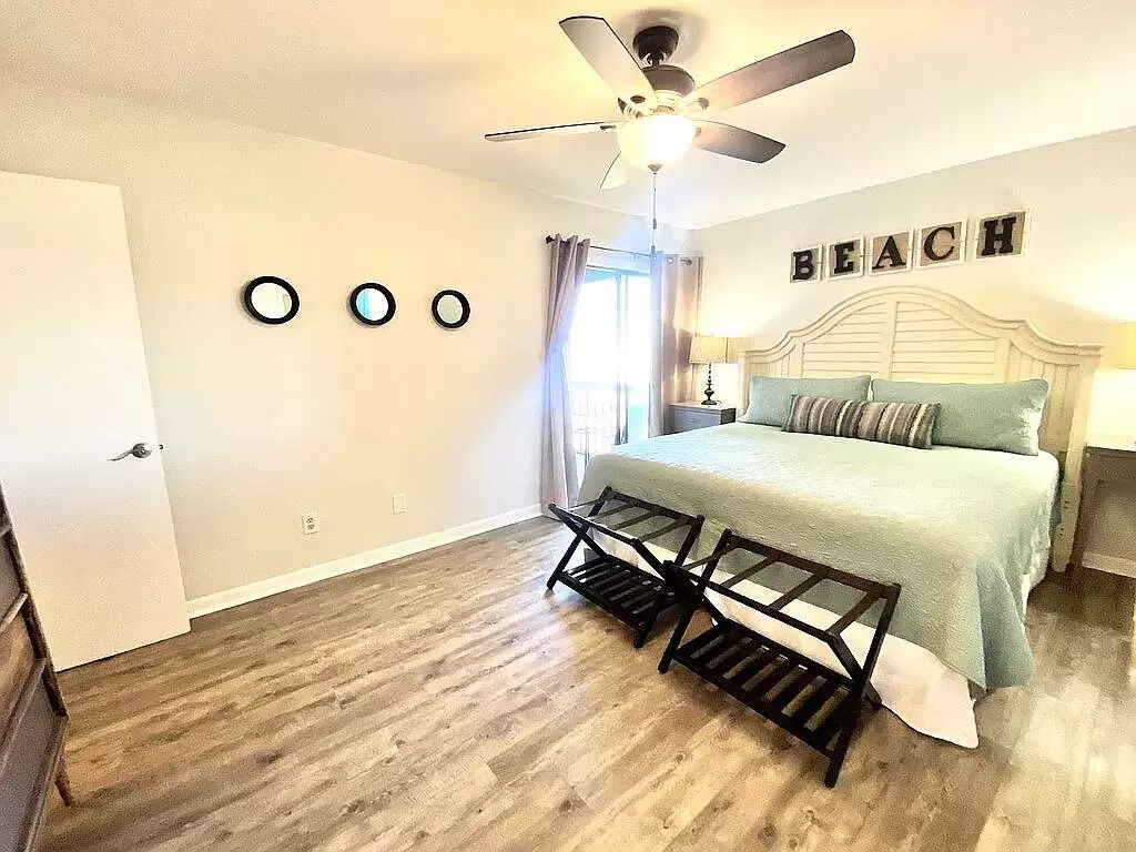 Clean & Ready for Guests! Recently Remodeled, Steps to the Beach!