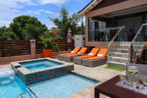 Luxury 8BR Villa, Pool, Butler & Free Meal