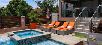 Luxury 8BR Villa, Pool, Butler & Free Meal