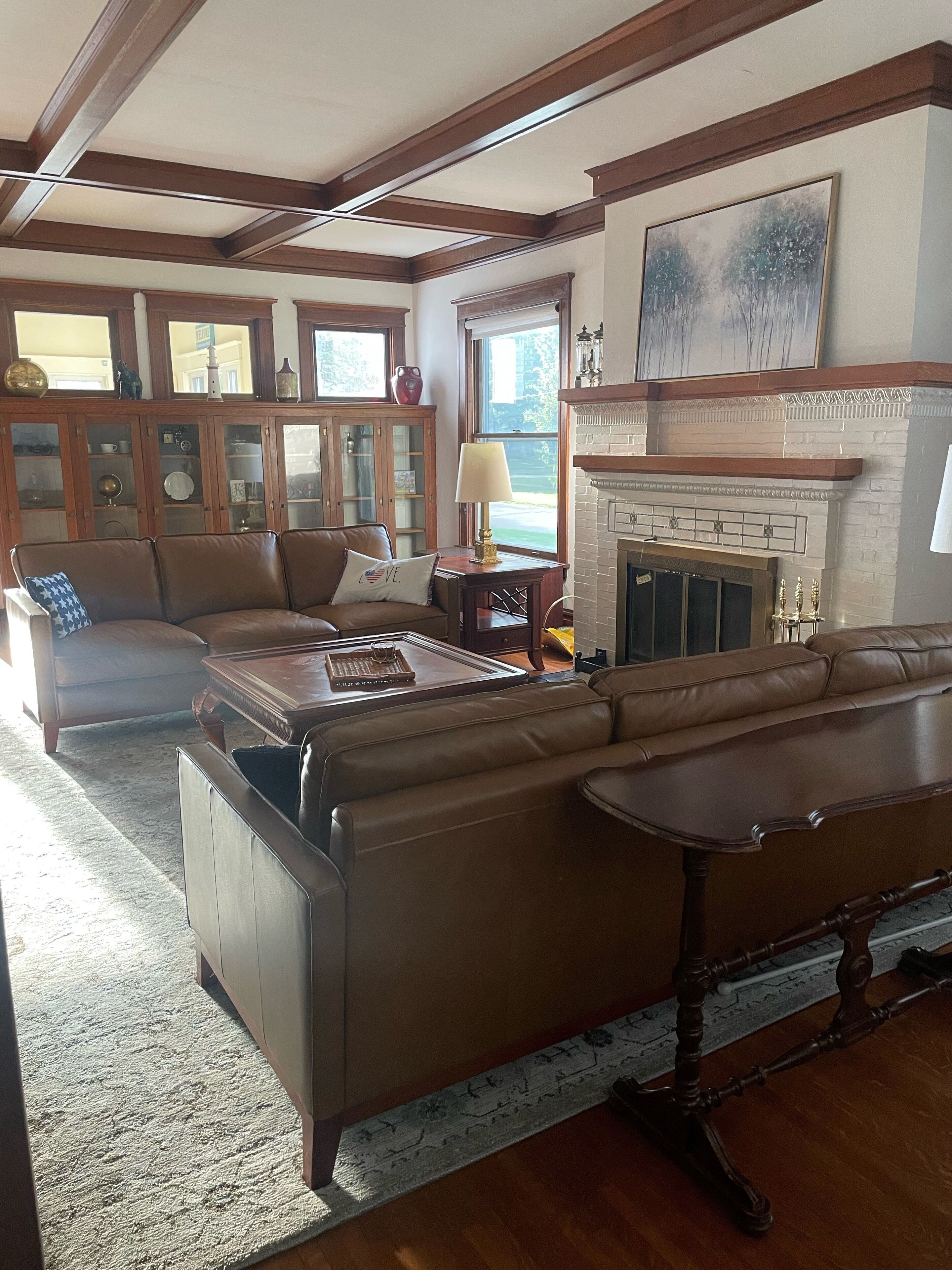 Smart TV, chimenea, videojuegos y futbolito 