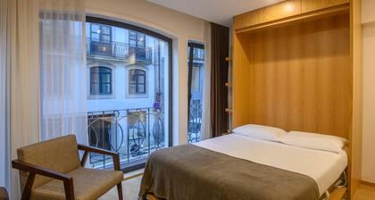 Northern Star - Building in Porto Downtown (with Garden and Terraces)