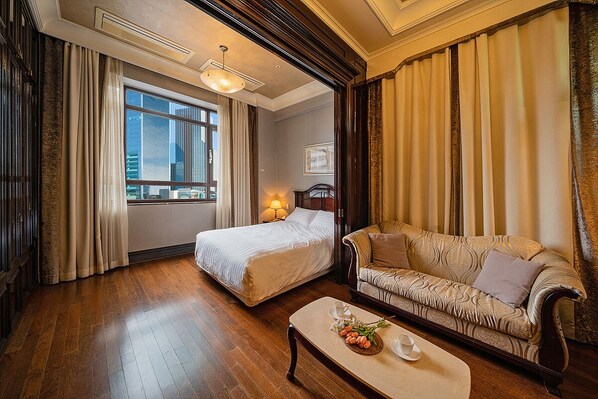 Deluxe Tek Büyük Yataklı Oda | 1 yatak odası, çarşaf takımı
