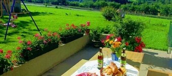 Vacation apartment Wiesenblick, upper floor, 50 sqm, 2 - 5 pers. Bedroom, balcony