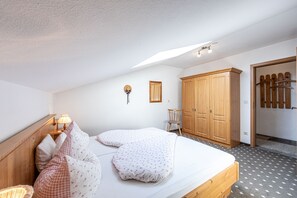 1 bedroom, Internet, bed sheets