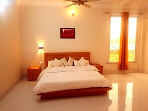 デラックス ダブルまたはツインルーム | アイロン / アイロン台、WiFi (無料)