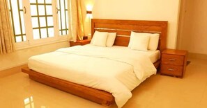 Deluxe Double or Twin Room | Iron/ironing board, free WiFi