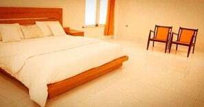 Deluxe Double or Twin Room | Iron/ironing board, free WiFi