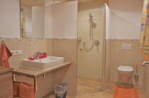 تجهيزات دش، مجففات شعر، مناشف