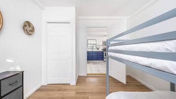 2 chambres, fer et planche à repasser, Wi-Fi gratuit, draps fournis