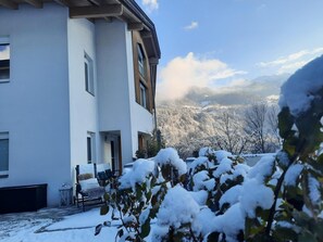 Exterior - Apartment with terrace, Ski bus in front of door (Sautens)