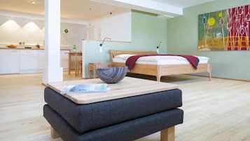 1 bedroom, bed sheets