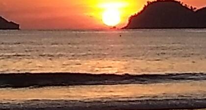 House A-central/prox.mar/AC/Internet/estac