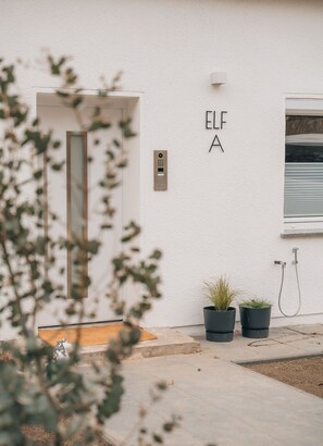 Exterior detail - HYGG INN: modernized house 500m from the sea with sauna & outdoor kitchen (Heiligendamm)