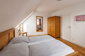 3 Schlafzimmer, Reisekinderbett, WLAN