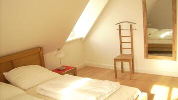 3 makuuhuonetta, vauvan matkasänky, Wi-Fi