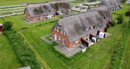 House by the sea - AK 33f