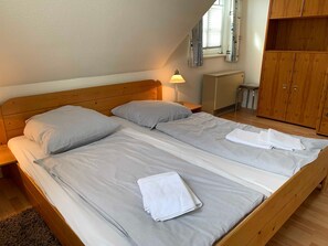 2 Schlafzimmer, Reisekinderbett, WLAN