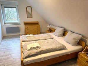 3 bedrooms, travel crib, WiFi