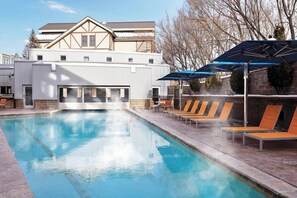 Piscine couverte, piscine chauffée