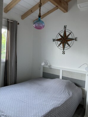 2 bedrooms, iron/ironing board - House 55m2 air-conditioned 5pers 25m from the sea fenced parking 2 cars (Cap dAgde)
