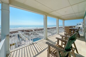 Outdoor dining - BEACHFRONT, PRIVATE HOUSE, PRIVATE POOL, PRIVATE BEACH ACCESS! (Gulf Shores)