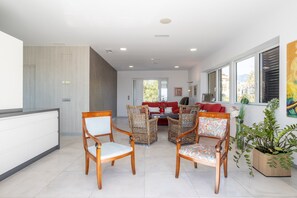 Lobby - Apartment Sai Gayatri with Sea View, Pool, Wi-Fi & Garden (Nerja)