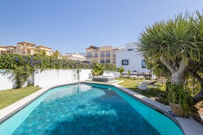 Pool - Apartment Sai Gayatri with Sea View, Pool, Wi-Fi & Garden (Nerja)