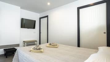 1 bedroom, iron/ironing board, free WiFi, bed sheets