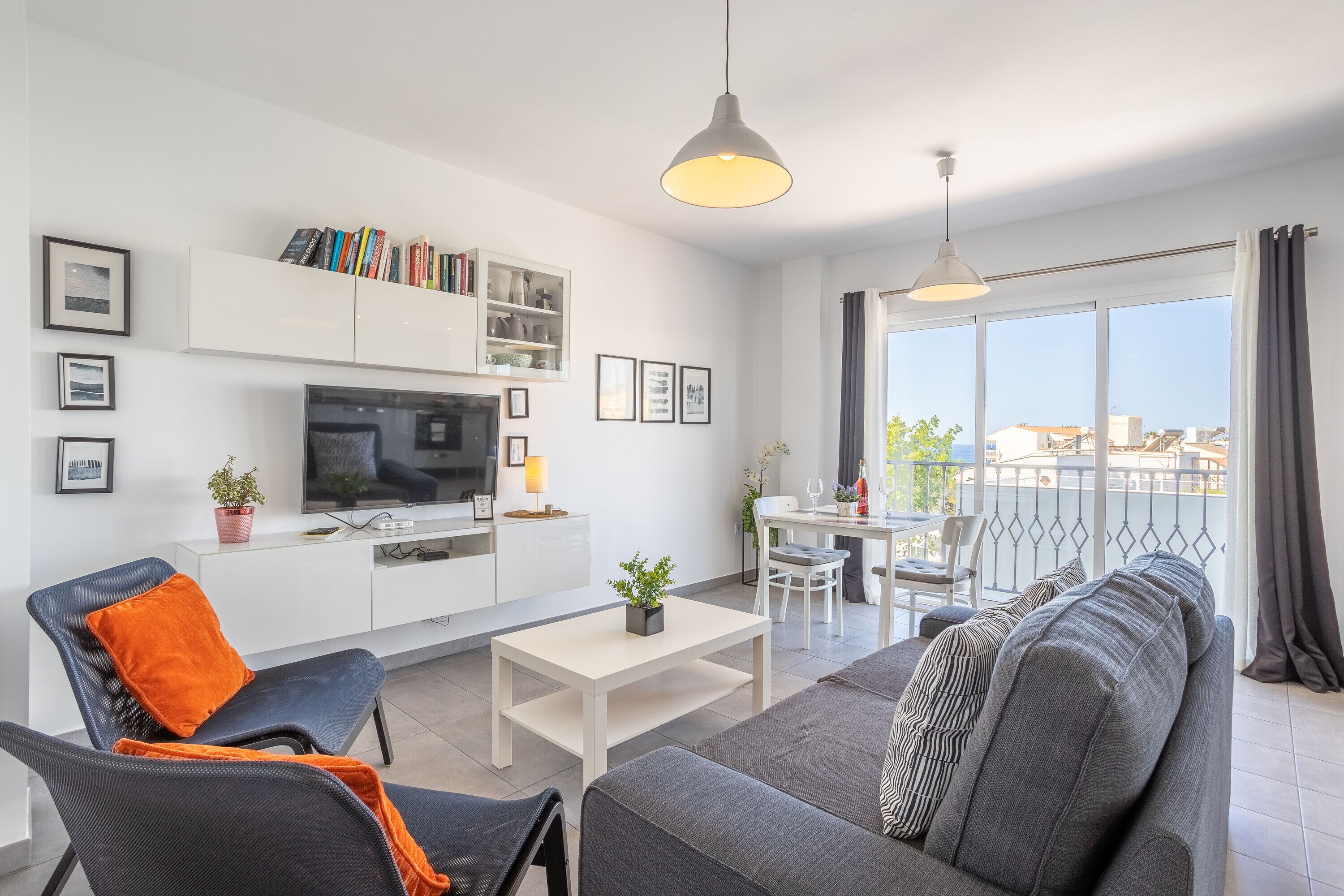 Televisión y reproductor de DVD 