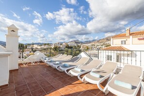 Terrace/patio - Casa Chloe with fantastic view, Wi-Fi, Pool, Air-conditioning (Nerja)