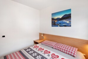 1 bedroom, free WiFi, bed sheets